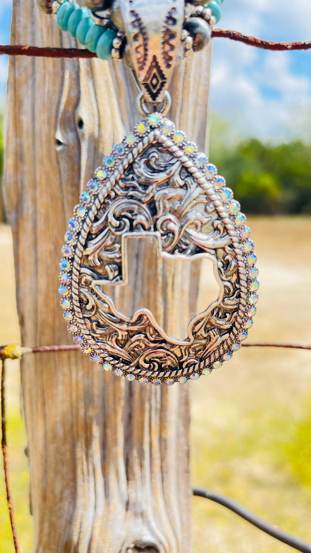 Texas Cut Out Tear Drop